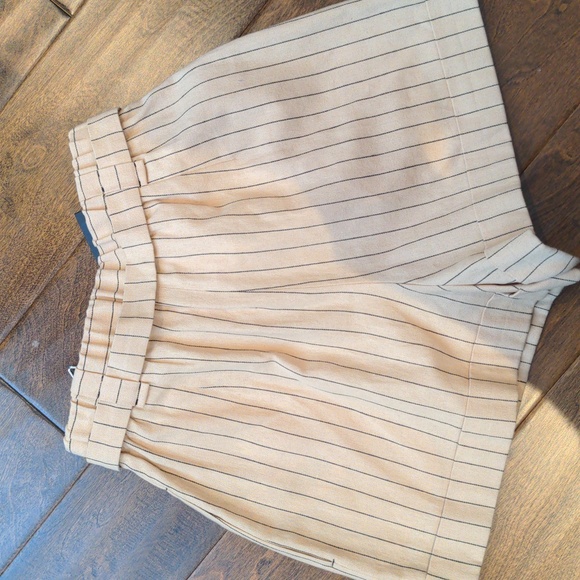 Maje cotton-linen pinstripe beige shorts NWT - Picture 4 of 6